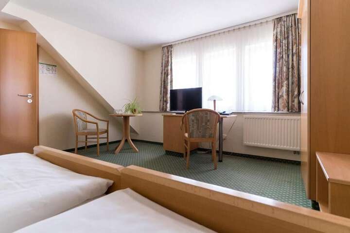 Room 13 of 60