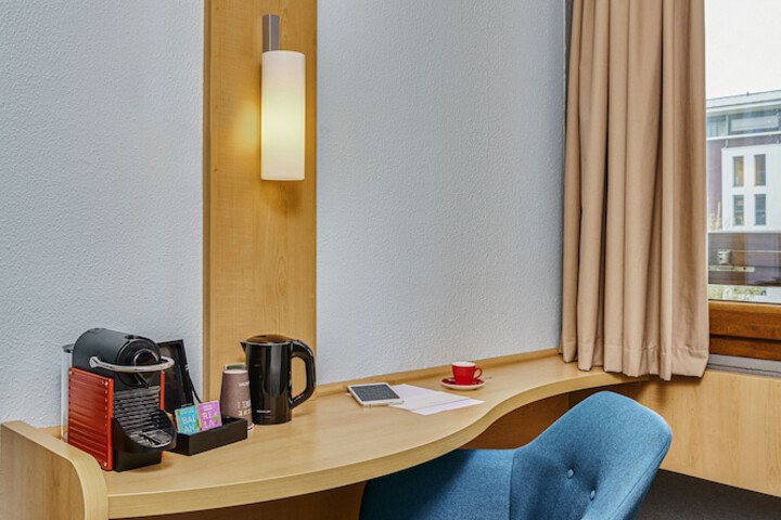 Room 5 of 110