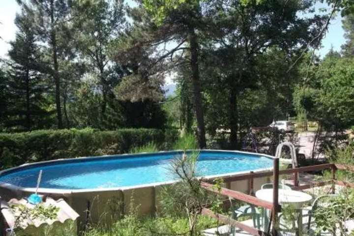 Pool 9 of 18
