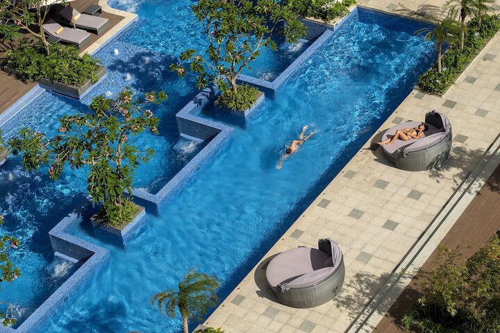 Hotel Pool