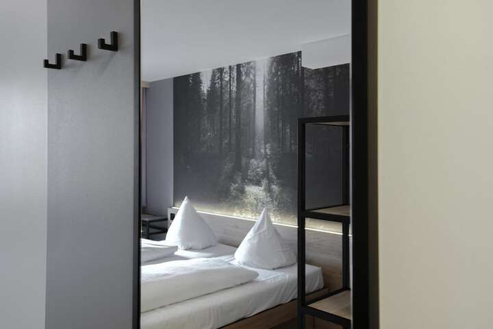 Room 30 of 60
