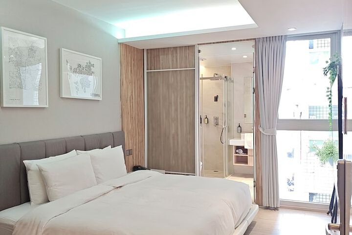 Room 43 of 120