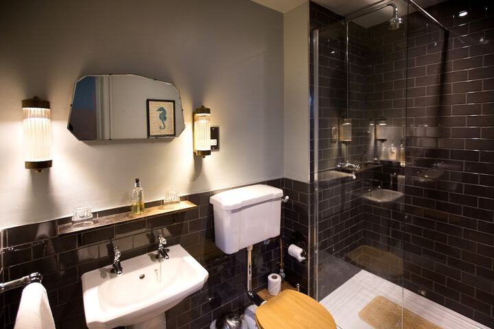 Room 40 of 74
