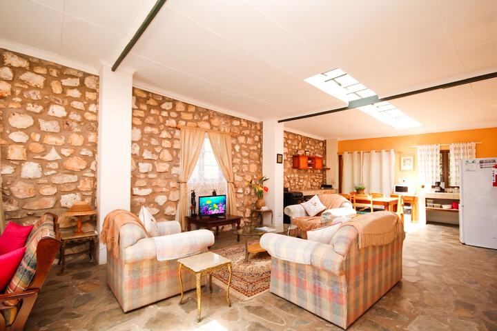 Room 12 of 85
