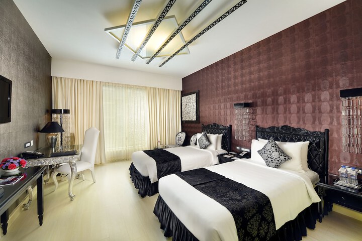 Room 25 of 133