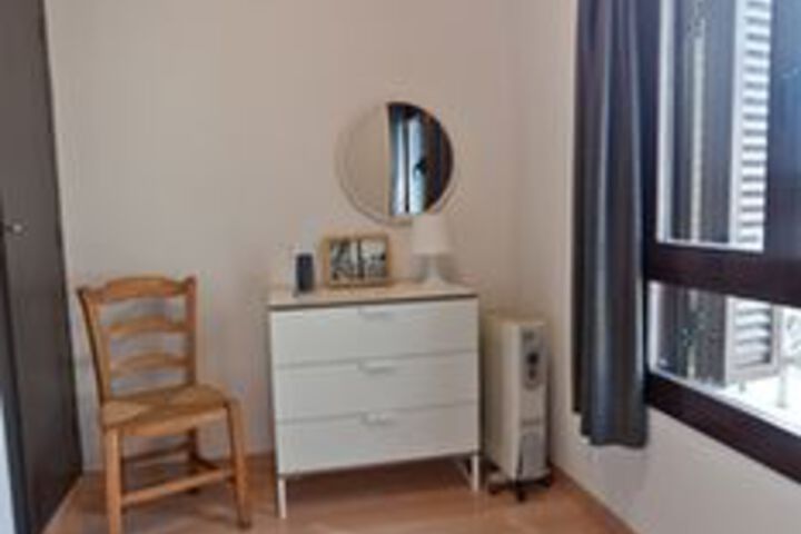 Room 11 of 35