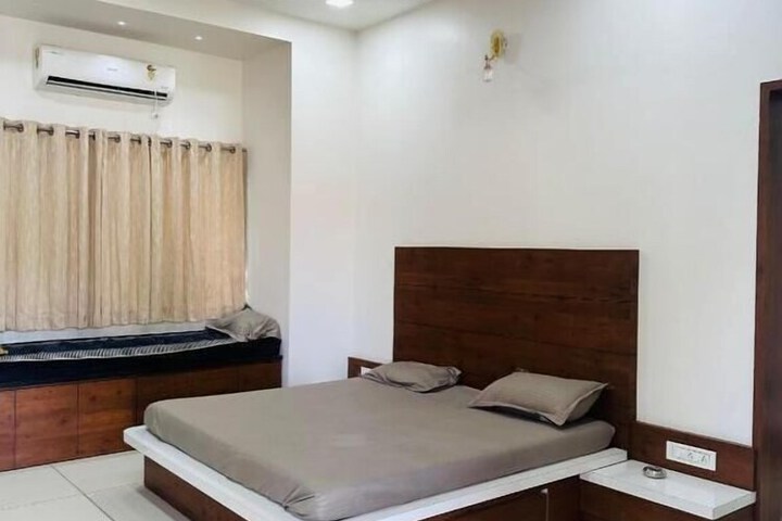 Room 5 of 29
