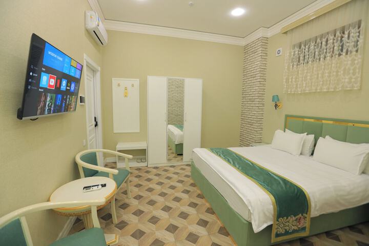 Room 18 of 48
