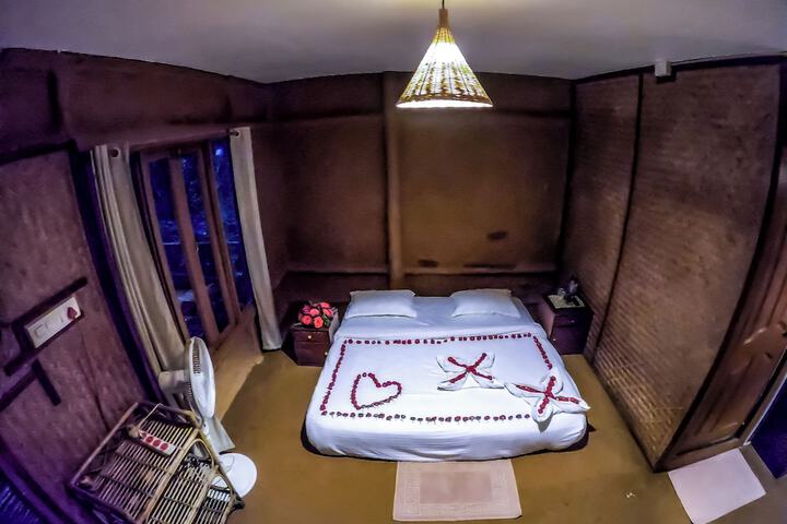 Room 24 of 87