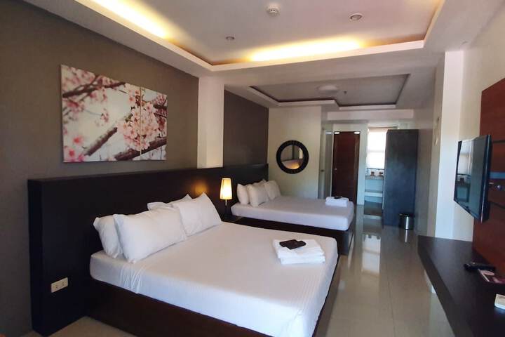 Room 7 of 18