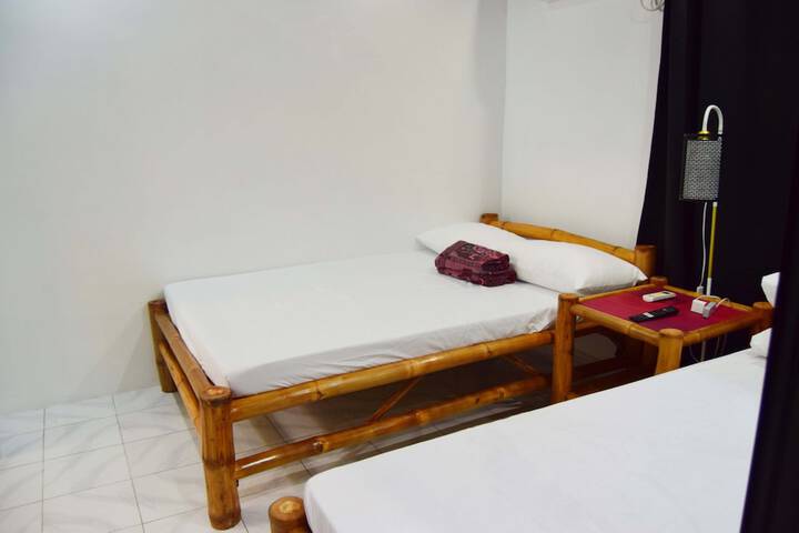 Room 2 of 49