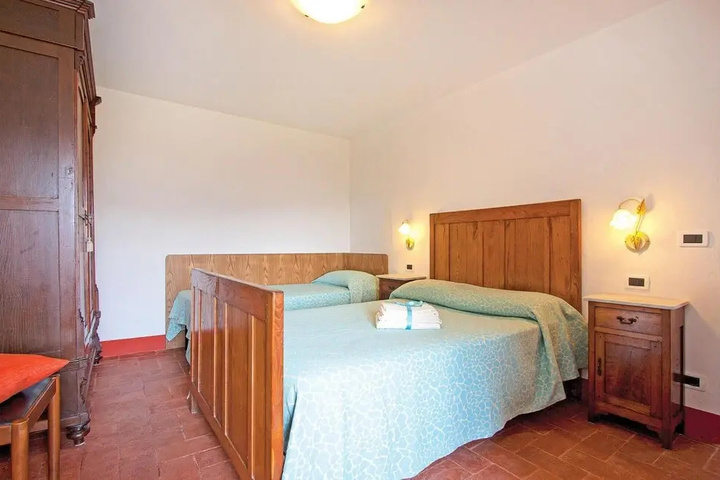 Room 2 of 15