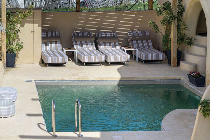Pool 38 of 102