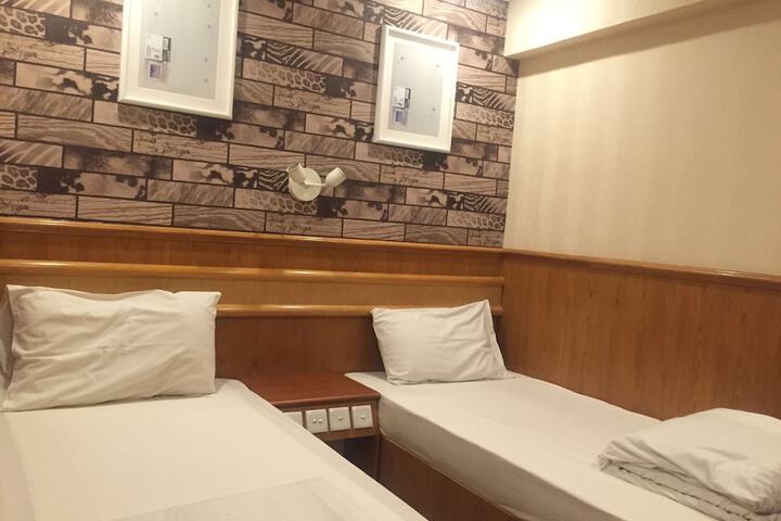 Room 5 of 30