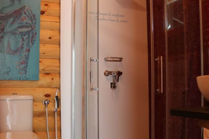Room 22 of 42