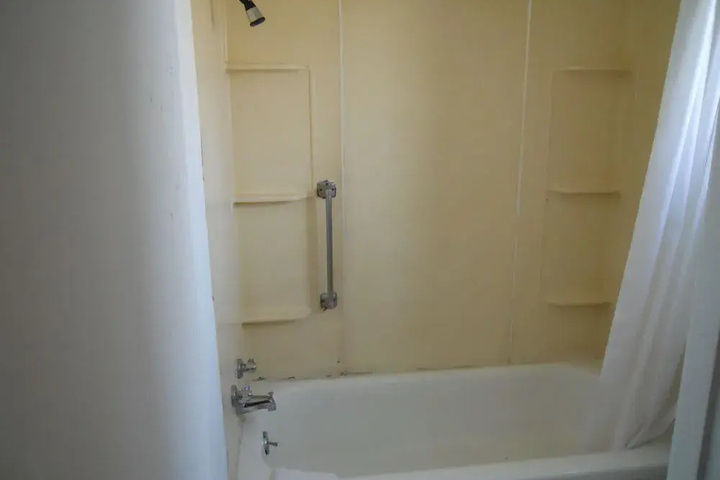 Room 8 of 13