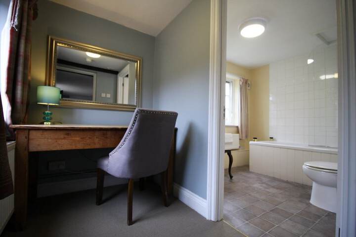 Room 3 of 36