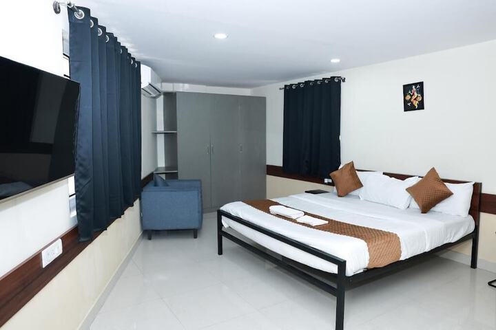 Room 26 of 37