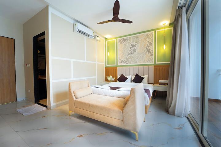 Room 9 of 26
