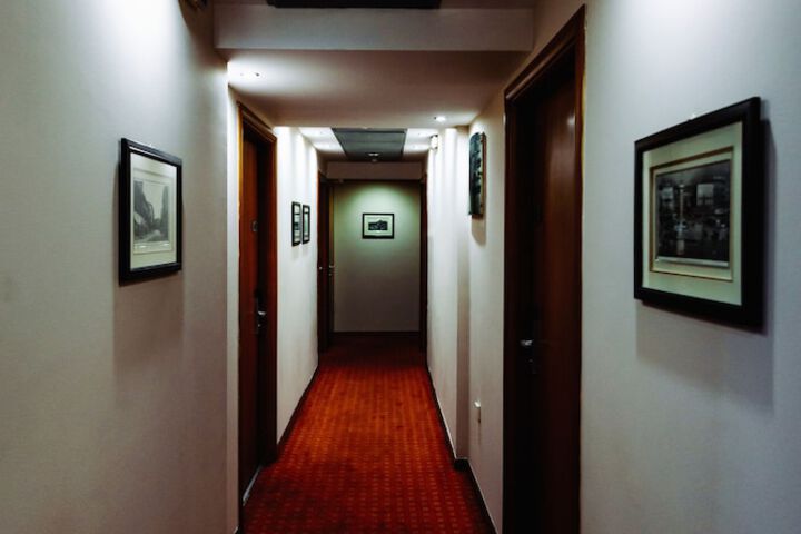 Ballroom/Hall 34 of 38