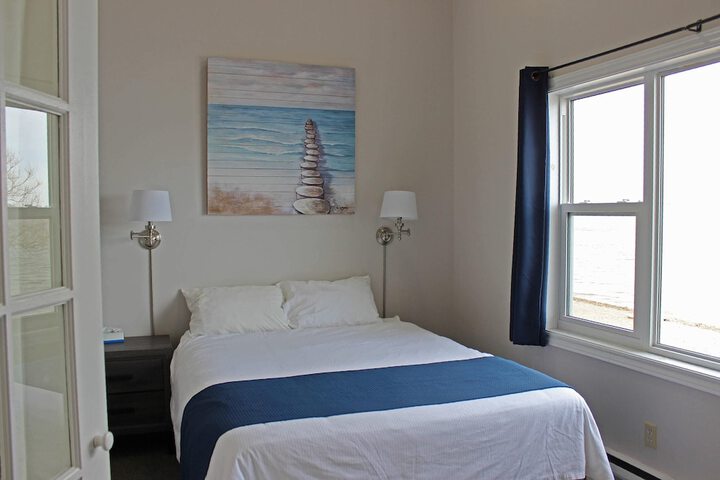 Room 32 of 93