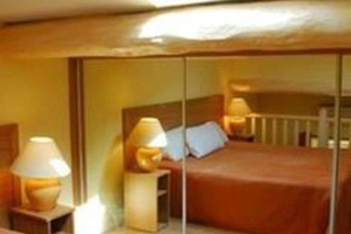 Room 13 of 38