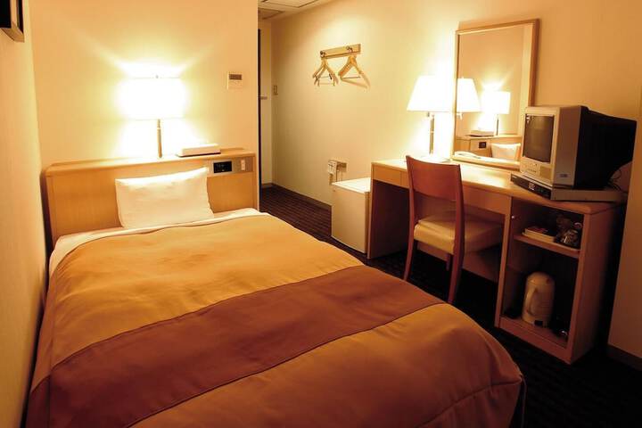 Room 12 of 22