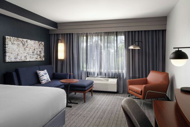 Room 14 of 30
