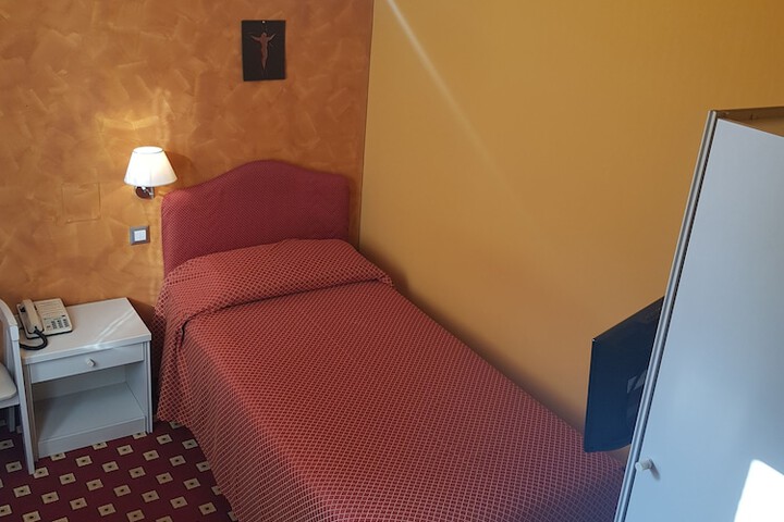 Room 16 of 59