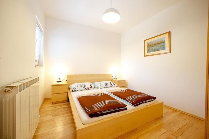 Room 7 of 65