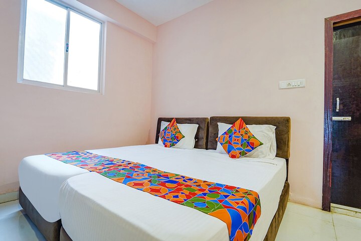 Room 12 of 25