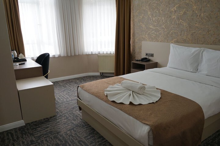 Room 14 of 32