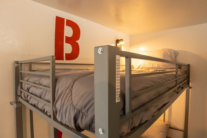 Room 8 of 73