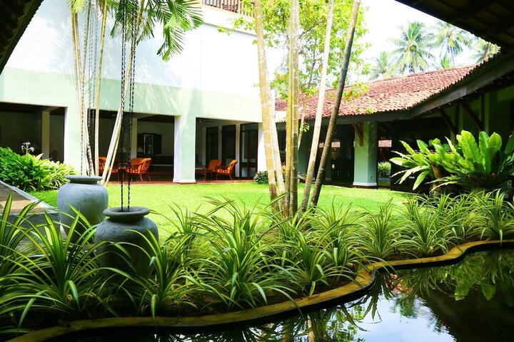 Hotel Exterior 41 of 46