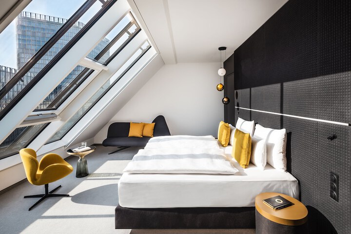 Room 10 of 45