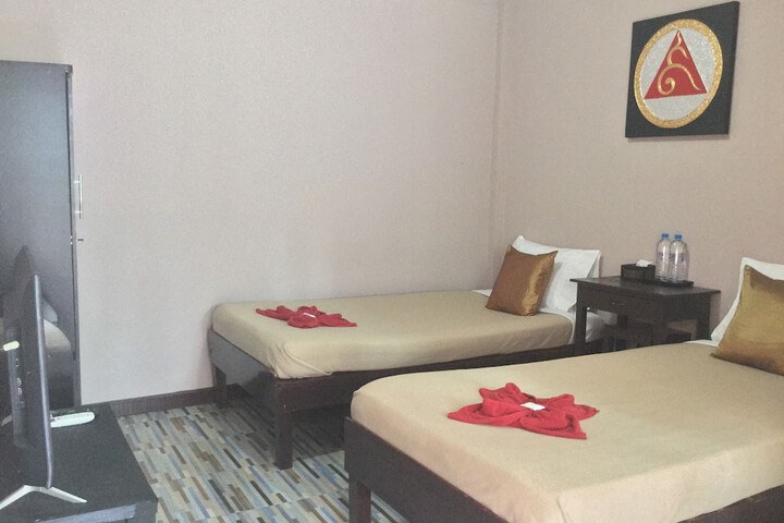Room 10 of 35