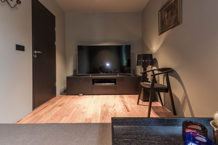Room 3 of 20