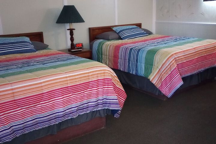 Room 8 of 18