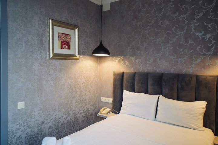 Room 40 of 163