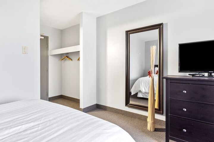 Room 15 of 30