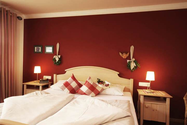 Room 5 of 47