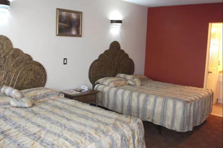 Room 9 of 35
