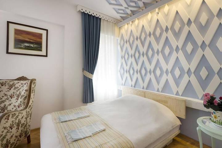 Room 4 of 19