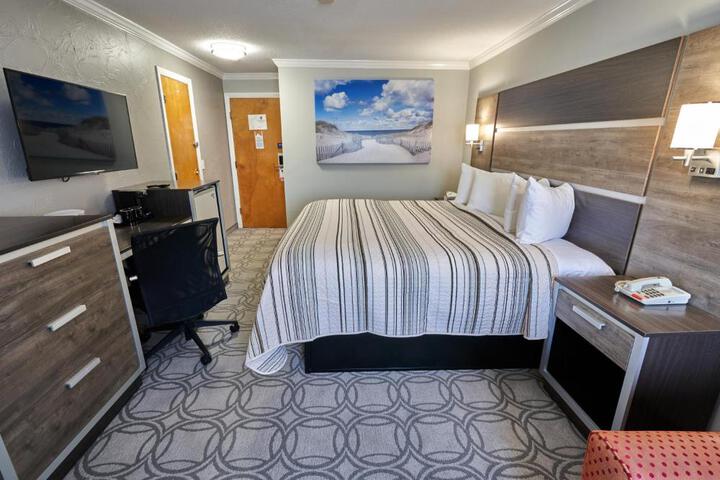 Superior King Bed (26 of 28)