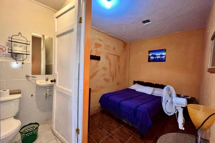 Room 2 of 18
