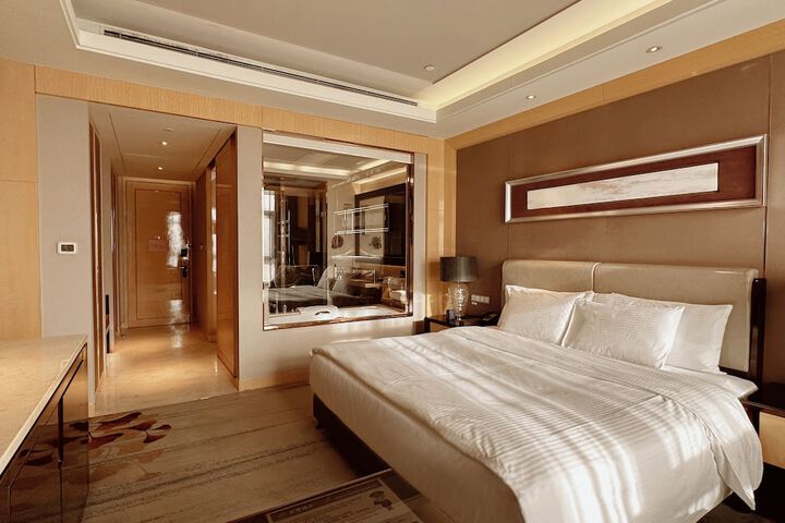 Room 19 of 78