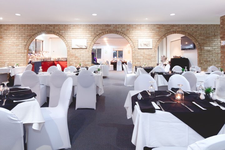 Ballroom/Hall 24 of 34