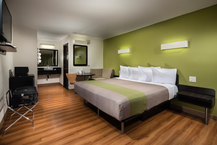 Room 3 of 17