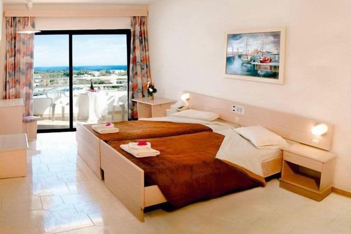 Room 6 of 29