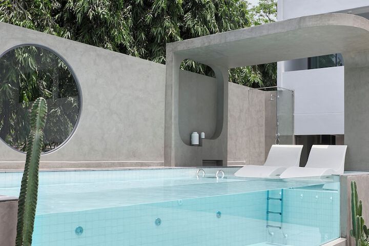 Pool 43 of 61